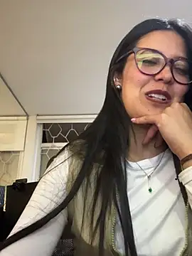 Webcam Model (TAMARALEWISMD)  is live.Free join now!