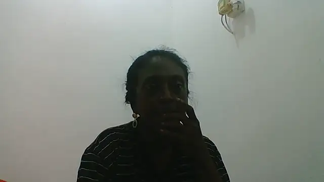 mamakarma1403 webcam