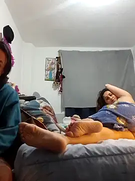 jeans_and_emma webcam