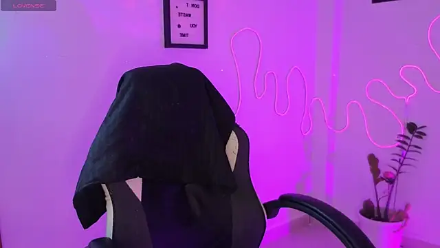 AnfisaLetyagho webcam