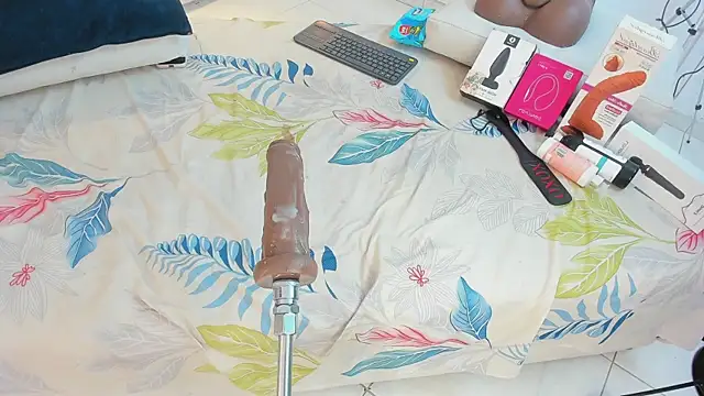 sabrina_shark_ webcam