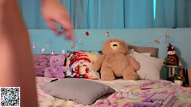 Aurora_Bennet webcam