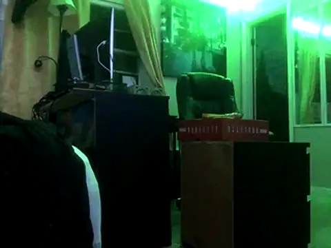 Thickwhitetight webcam