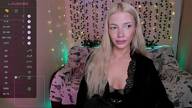 AnyaTaylor_ webcam