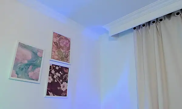 canelleGarces webcam