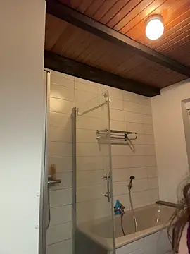 LittleChaosQueen webcam