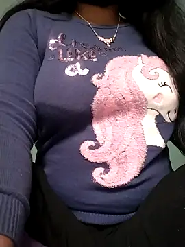 Webcam Model (Uma-2)  is live.Free join now!