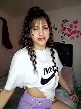 BellaChiquis_ webcam