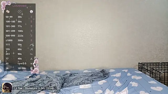 NoMoreCIothes webcam