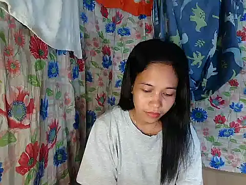 PinaySkinnyGirl webcam