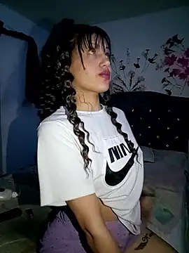 BellaChiquis_ webcam