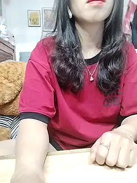 Webcam Model (cream1299)  is live.Free join now!