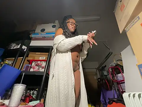 Webcam Model (wynterheat)  is live.Free join now!