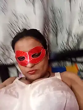 Webcam Model (Gullapi)  is live.Free join now!