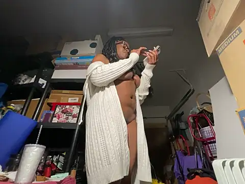 Webcam Model (wynterheat)  is live.Free join now!