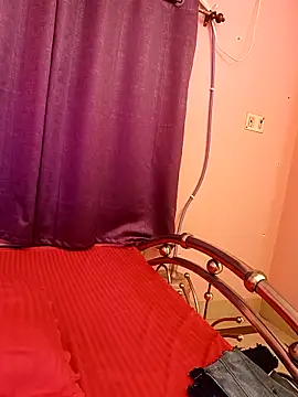 Webcam Model (menaxi-baby7) is live