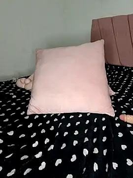 victoria_roussee webcam