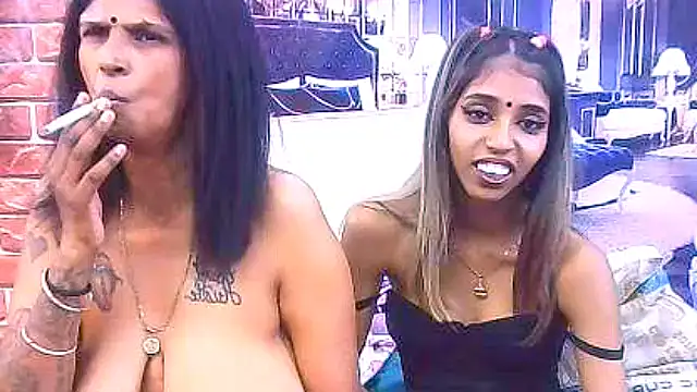 IndianSexySlender webcam