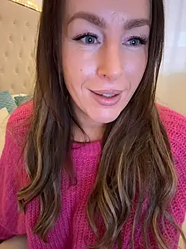 Webcam Model (ChristinaSiemone)  is live.Free join now!