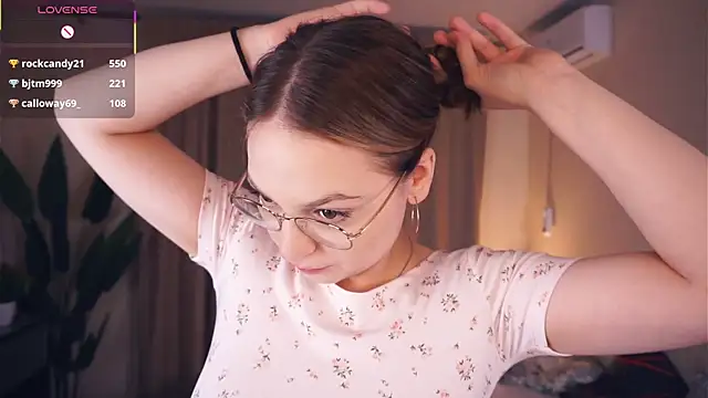 nguyethankey - NguyetHankey's free webcam - UK Sex Cams