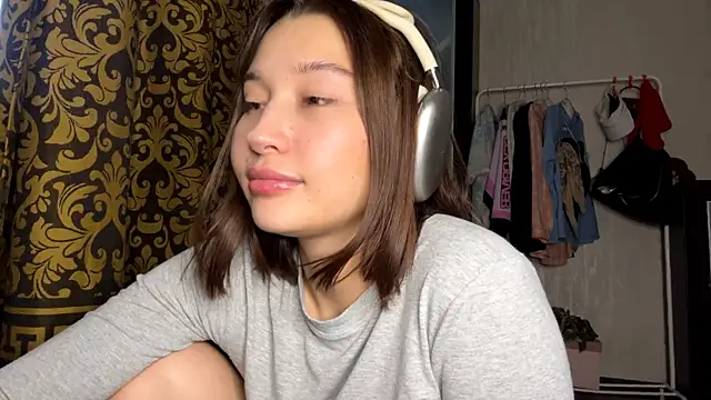 YourCoreanmiracle webcam