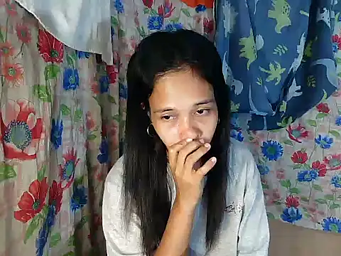 PinaySkinnyGirl webcam