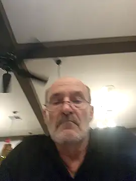 snickers1 - Snickers1's free webcam - UK Sex Cams