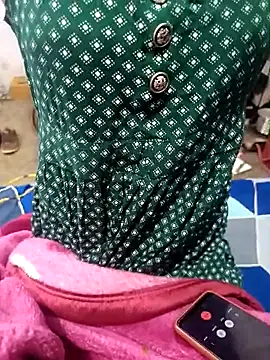 Lovely_priya1001 webcam