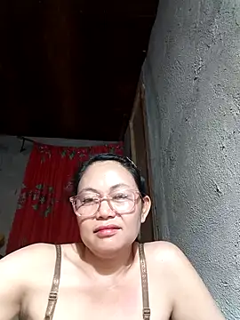 Everleigh_mom webcam