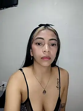 Webcam Model (Evangeline_Bonnet)  is live.Free join now!