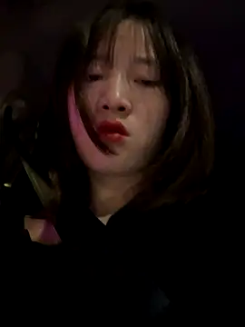 美女littleqiu在线直播