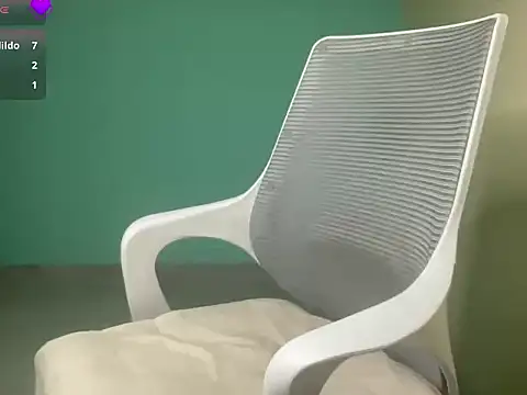 classy_kritii webcam