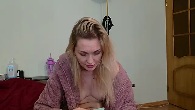 Hotty_Evochka webcam