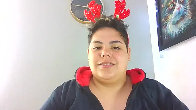 Hailey_Curvy webcam