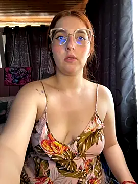 Webcam Model (CoraVibes)  is live.Free join now!