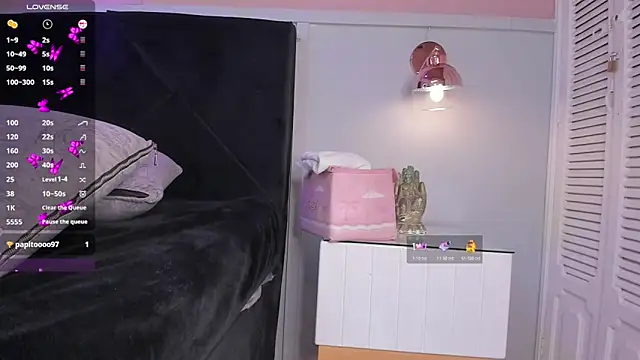 elodie_walker webcam