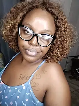 Webcam Model (CHERRYYUMMY)  is live.Free join now!