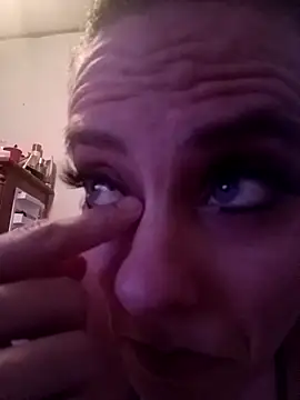 snowbird1117 - Snowbird1117's free webcam - UK Sex Cams