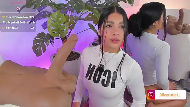 Cutie_Riley webcam
