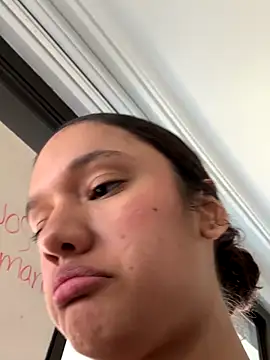 TinyCurlQueen webcam