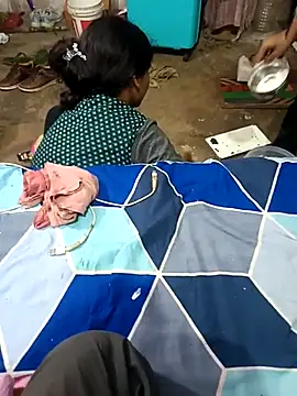 Lovely_priya1001 webcam