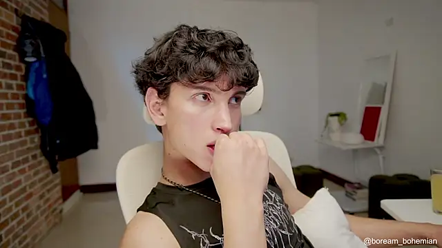 boream (M young) - Toy buzz during training 🫨🍑