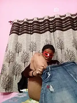 Webcam Model (Gullapi)  is live.Free join now!