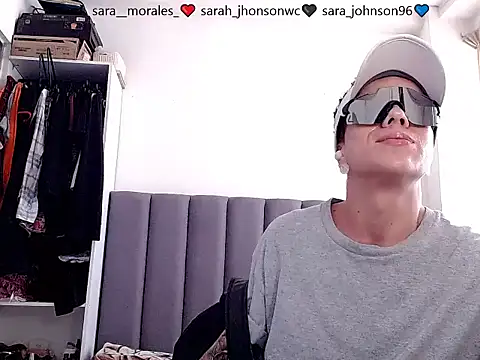 saara_johnson496 webcam