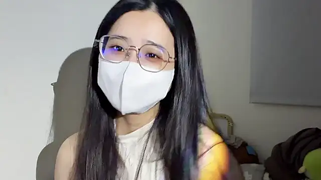 美女LHeart在线直播