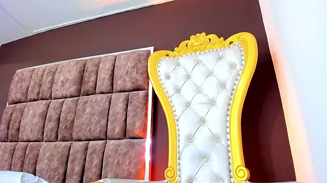 sebastian_reed (M young) - 🍑 Bend over & spread it for u