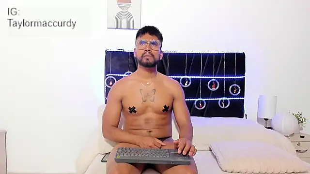 Taylormaccurdy_ webcam