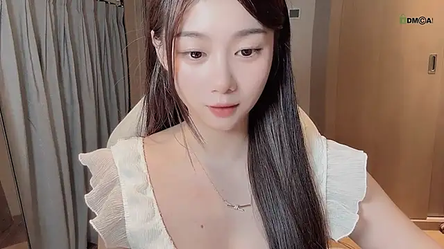 Makinghappymyself_ webcam