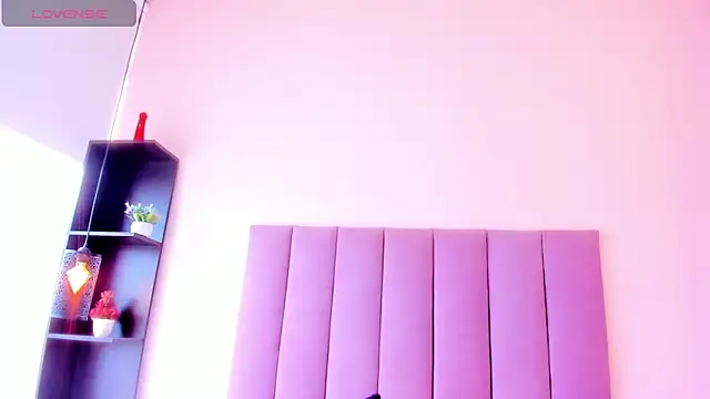 violet_myerrs webcam