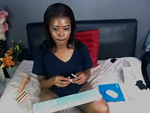 Ebonyteen18
